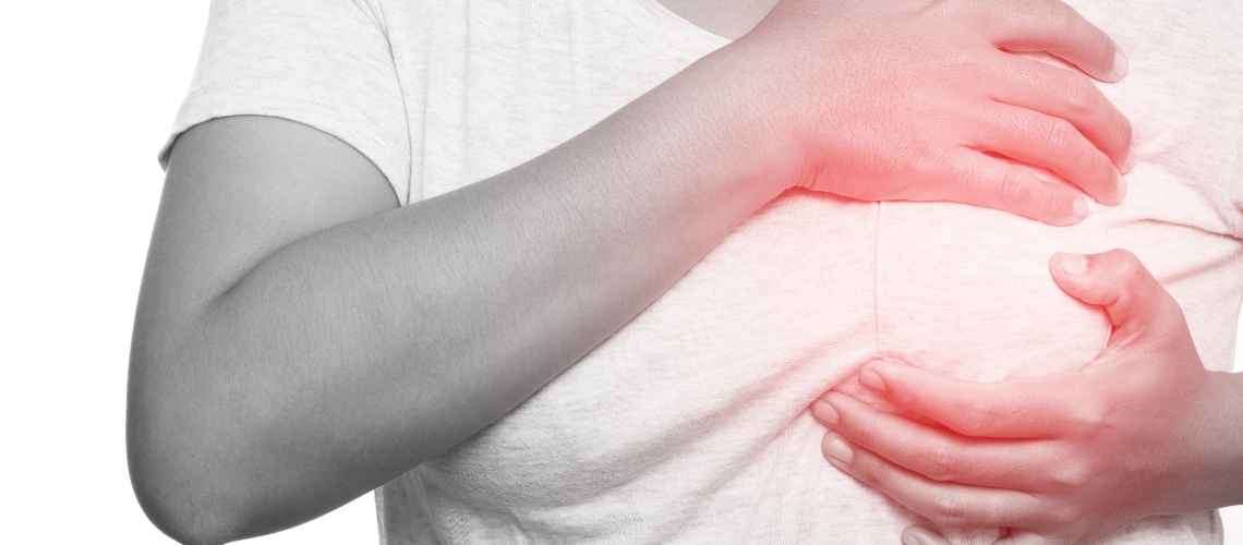Kadinlarda Göğüste Ağri ve Şişkinlik Kadınlarda Göğüste Ağrı ve Şişkinlik Nedenleri Nelerdir?
